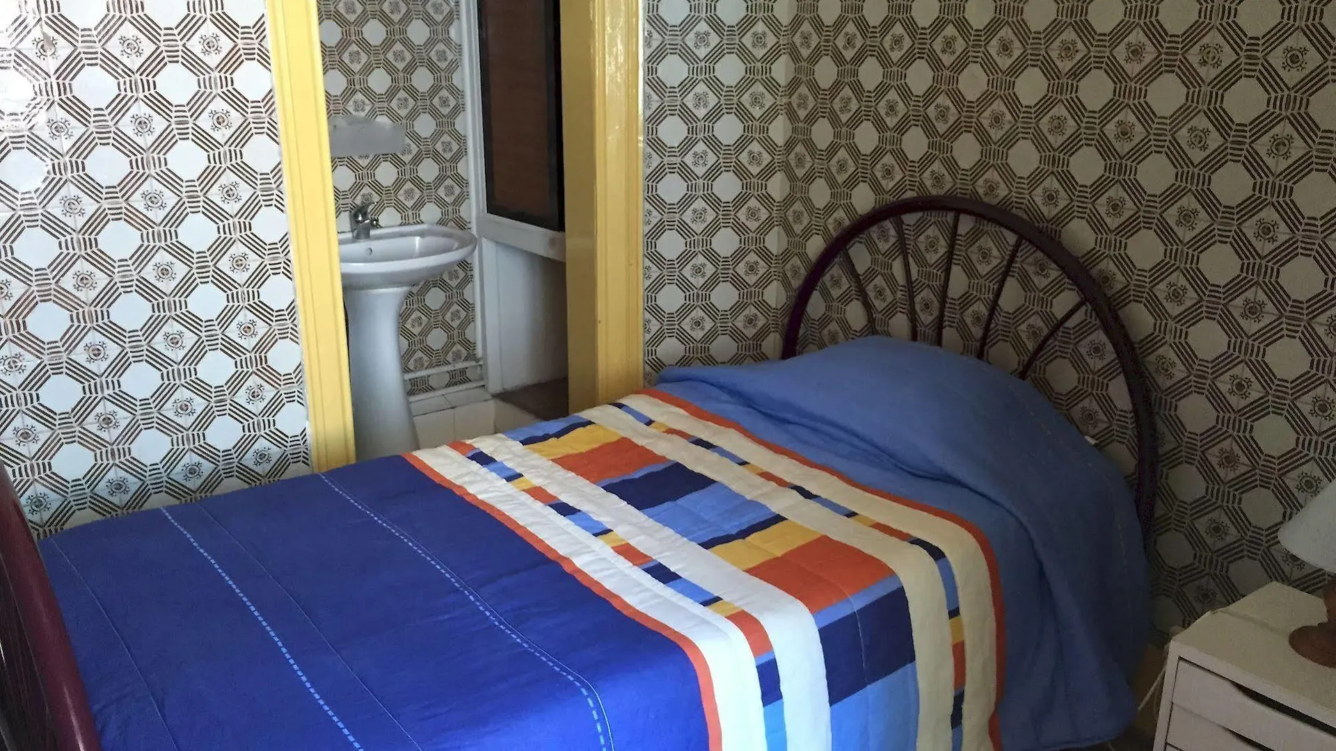 Welcome Family Guest House 3*, Лиссабон Португалия