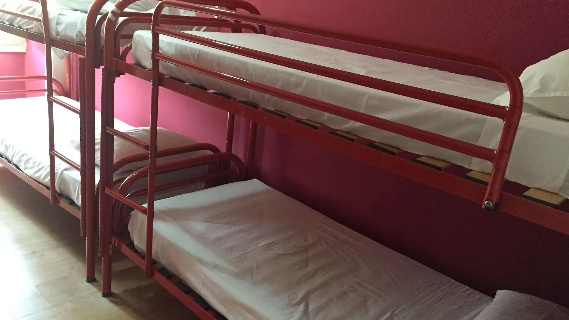 Welcome Family Guest House Португалия